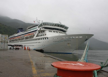Crucero-puerto-de-chacabuco-ACT161,Cruceros internacionales, Puerto Montt