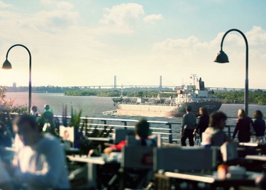 264eac690c,Rosario, movimiento a la vera del río, Vera