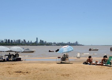 46813818e5,Rosario, movimiento a la vera del río, Sauce Viejo