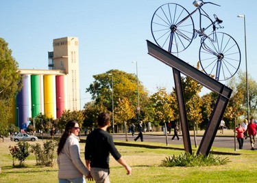 9be11ed0bb,Rosario, movimiento a la vera del río, Sauce Viejo