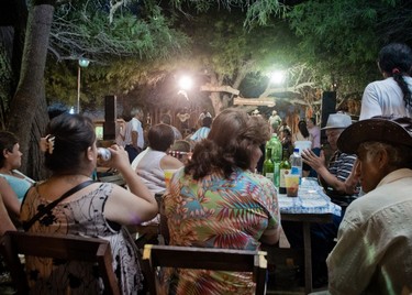 2e798d46ef,Santiago del Estero, noches azules con patios de chacarera, Termas de Rio Hondo