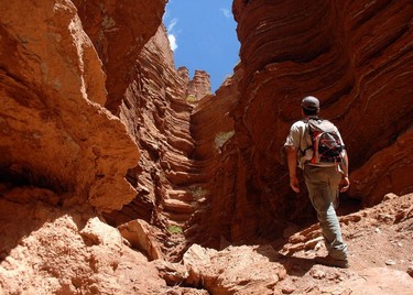 85b29b45aa,Mil rojos en los farallones de Quijadas, Potrero de Los Funes