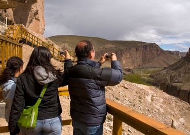 8e3c882621,Expresiones milenarias en La Cueva de las Manos, Perito Moreno
