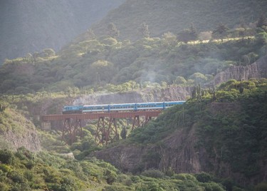 f6c736105d,Tren a las Nubes, sobre rieles y muy cerca del cielo, San Antonio de Los Cobres