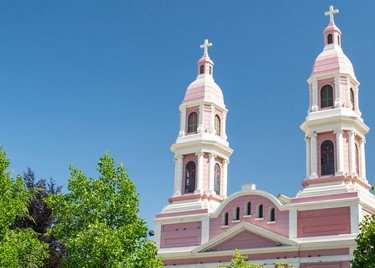 Rancagua-iglesia-shutterstock-DST117-mpo68cdas59l19w0qxf9lj0nlorzbyddh543wanlbk,Rancagua y Sewell, Los Andes