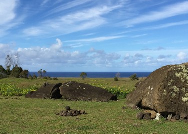 Ranorarku-Elias-Rovielo-ATR220-mpo3iowwrrl6vnqeypukk64pwm37nyp9dt851ffzqo,Rano Raraku, Isla de Pascua