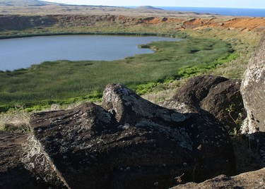 Ranuraraku-shutterstock-ATR230-mpo3wlwvygn0rtiop8epz5peizhummy6yoxxtwt5m8,Rano Raraku, Isla de Pascua