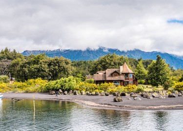 Vicente-perez-rosalez-shutterstock-ID70-mpo2yl56lc2ejwxqd0zu88rshx6l10vxyaw9id94ts,Parque Nacional Vicente Pérez Rosales, Osorno