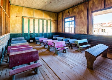 Sala-de-clases-Salitrera-Humberstone-shutterstock_205760992-1-mpo51u41pv2s03msyjymu968ieaf8pmcyr1mltoipc,Oficinas salitreras de Humberstone y Santa Laura, Iquique